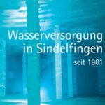 1901/1902 Fertigstellung der zentralen Versorgung. Wasser- bezug aus den höher gelegenen Quellen des Sommerhofenwaldes sowie aus der Bockstättenquelle und Sickeranlagen im Floschen.